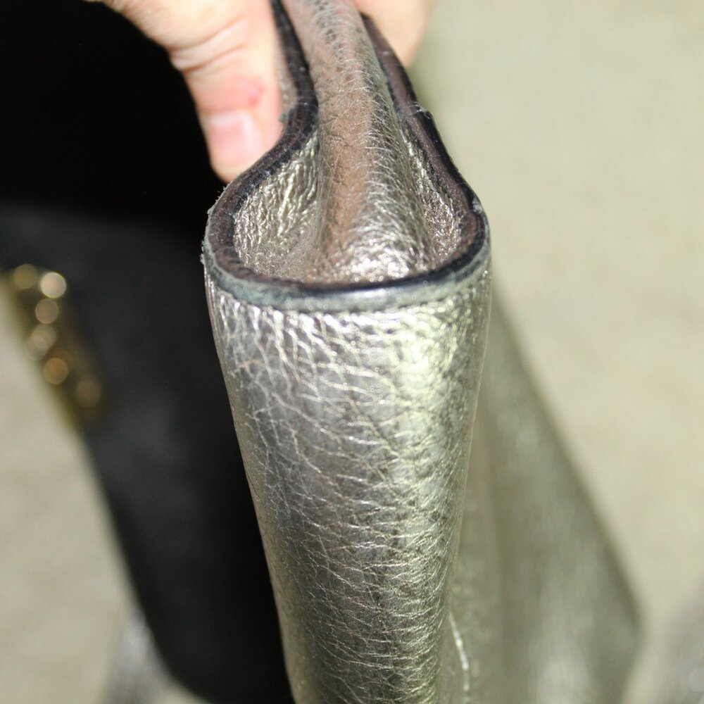 Authentic Vintage Burberry 100% Calf Leather Metallic Silver Crossbody Purse - Picture 11 of 16